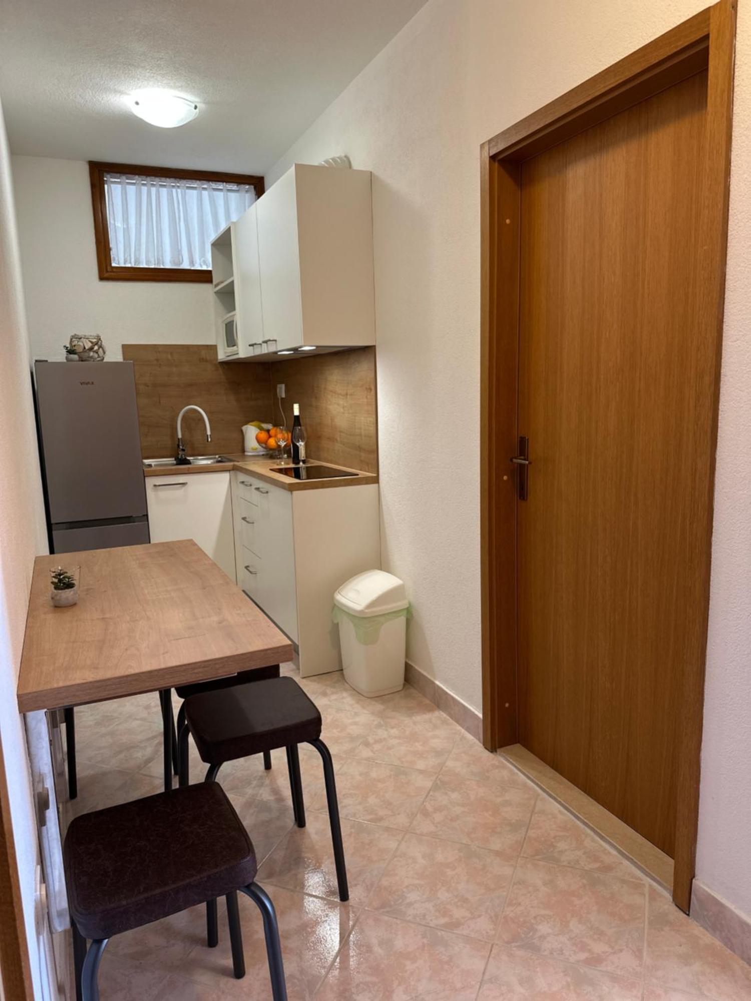 Apartmani Jurica I Ankica Brela Εξωτερικό φωτογραφία